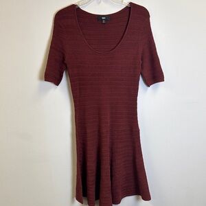 Massimo Size M  Elegant Maroon Knit Dress